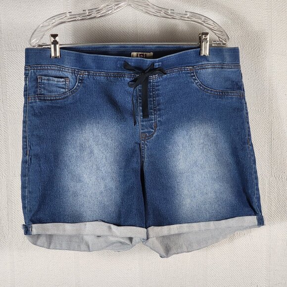 L.E.I. Medium Wash Faux Denim Cotton Poly Elastane Stretch Shorts Jr Plus Sz 1X - Picture 1 of 16